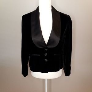 Bloomingdale's made in USA Black Velvet & Satin Like Trimmed Jacket in 4P